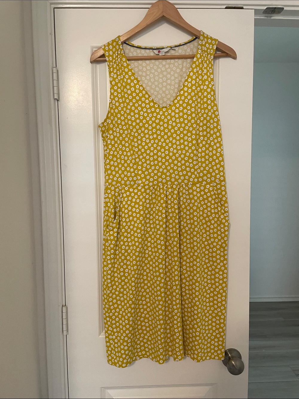 Boden Yellow Daisy-Print V-Neck Midi Dress size US 10